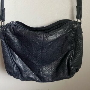 Vintage SERTA Slouchy Leather Crossbody Bag Purse Shoulder Bag Navy Blue